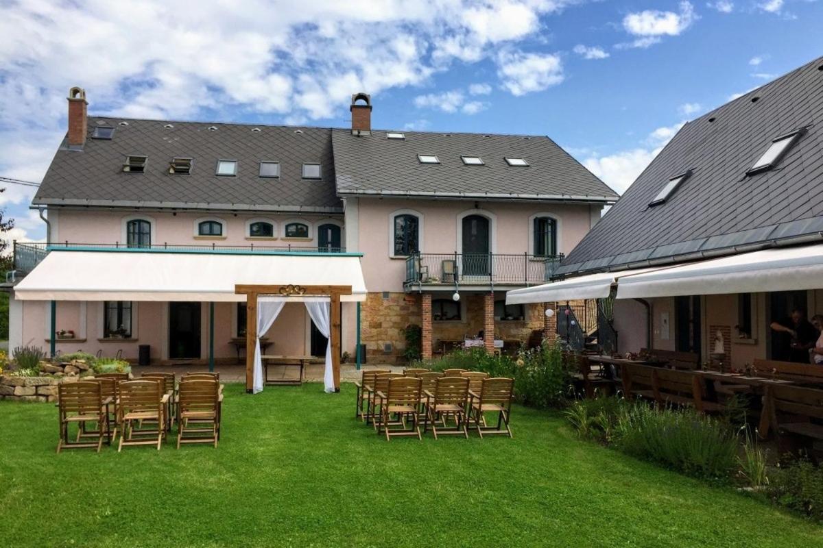 Na Kopecku Ad 1795 - Penzion S Restauraci A Wellness V Podkrkonosi Dvůr Králové nad Labem Buitenkant foto