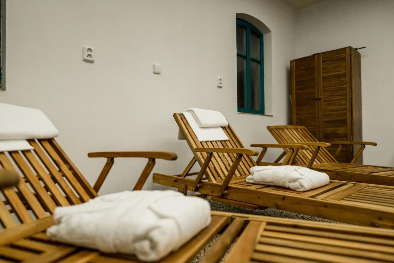 Na Kopecku Ad 1795 - Penzion S Restauraci A Wellness V Podkrkonosi Dvůr Králové nad Labem Buitenkant foto
