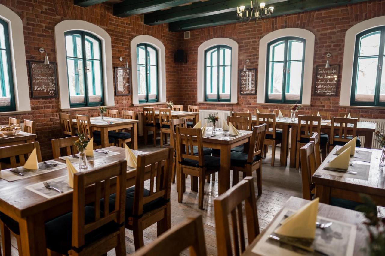 Na Kopecku Ad 1795 - Penzion S Restauraci A Wellness V Podkrkonosi Dvůr Králové nad Labem Buitenkant foto